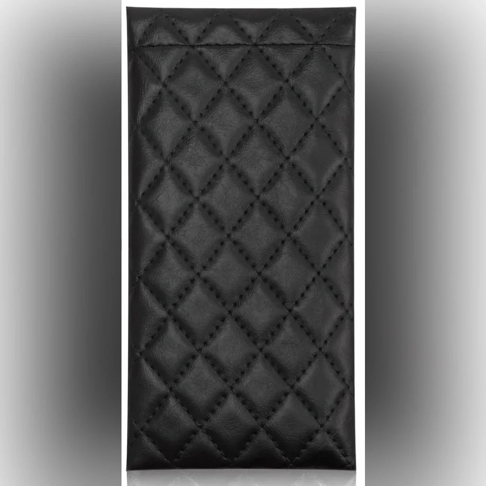 Quilted Set White/Black Eyeglass Case ❤️HP❤️